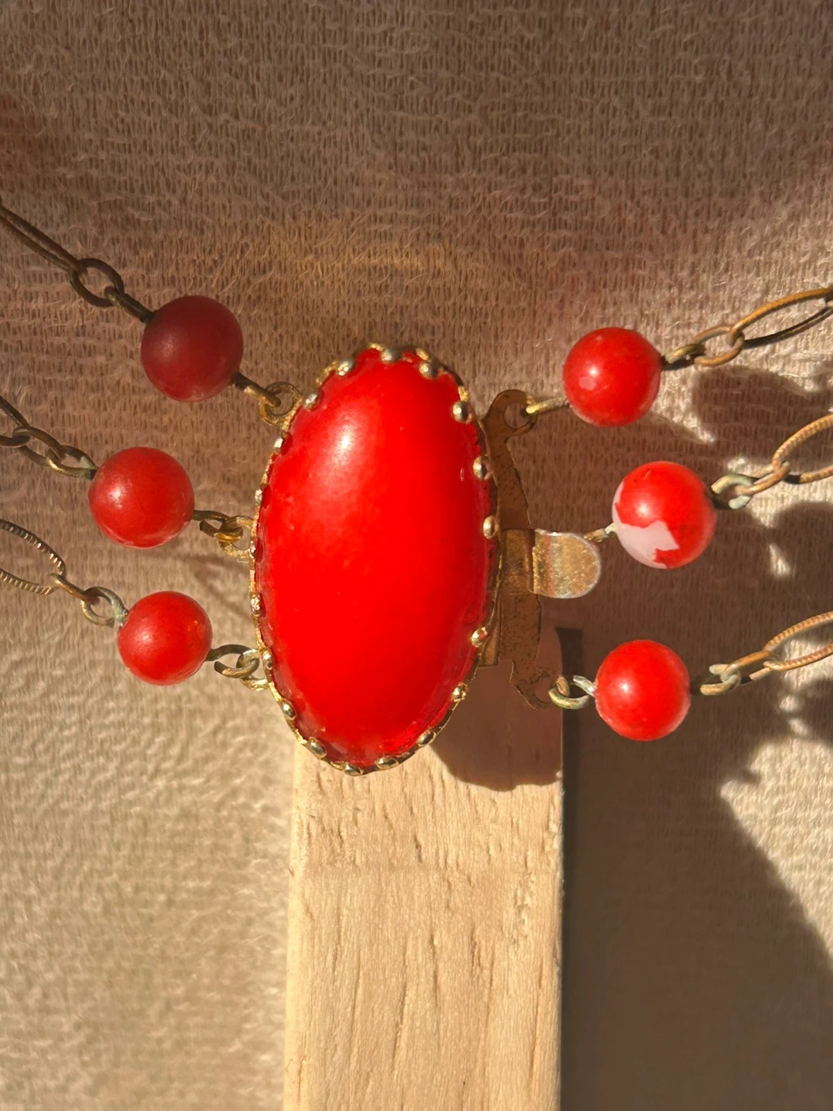 Collier vintage 3 rangs rouge corail Année 50/60 – photo 5